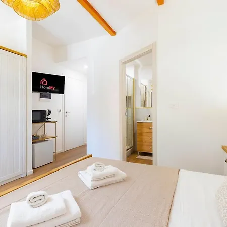Stone Sail Apartment